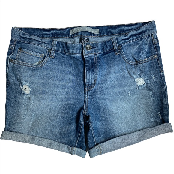 Refuge Distressed Denim Jean Short - Picture 1 of 6